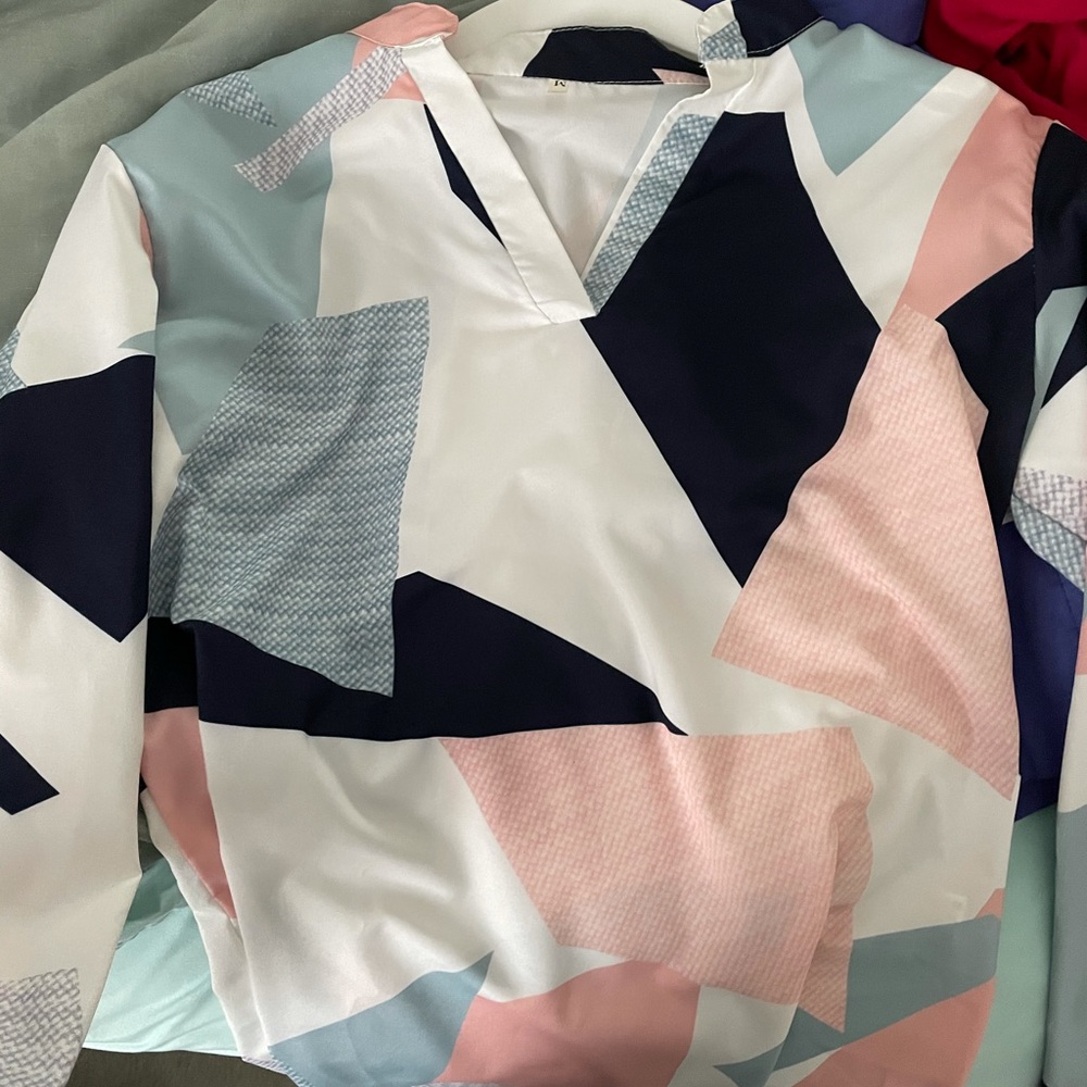 Geometric long sleeve blouse